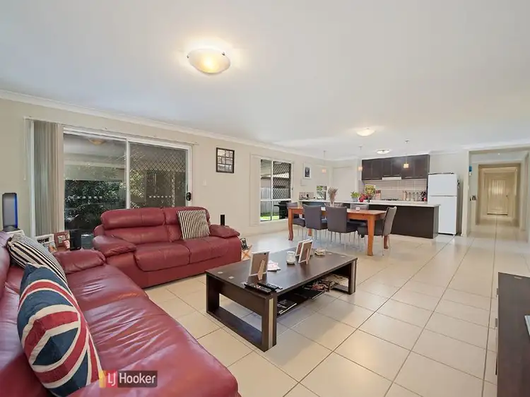 Second view of Homely house listing, 7 Sunset Court, Murrumba Downs QLD 4503