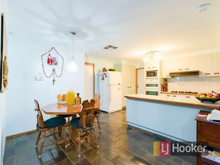 Fifth view of Homely house listing, 3 Annette Court, Endeavour Hills VIC 3802