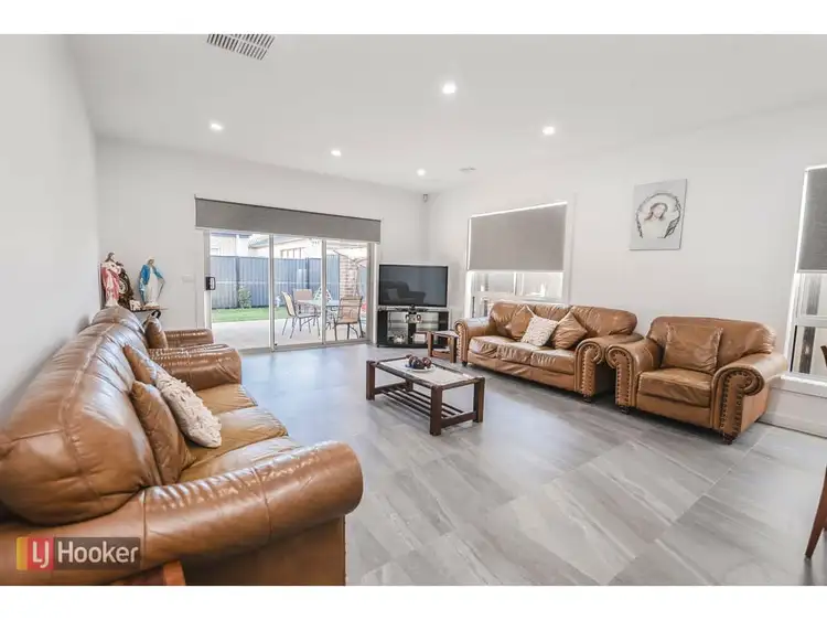 Fifth view of Homely house listing, 64 Streamside Drive, Craigieburn VIC 3064