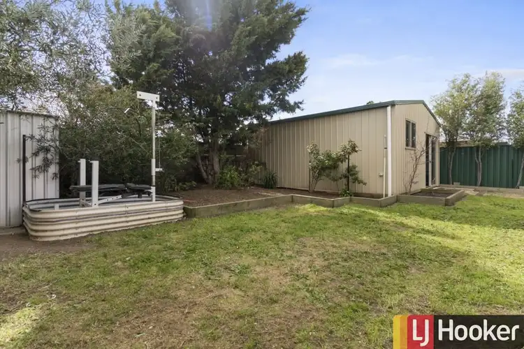 Fifth view of Homely house listing, 18 Karinya Close, Werribee VIC 3030