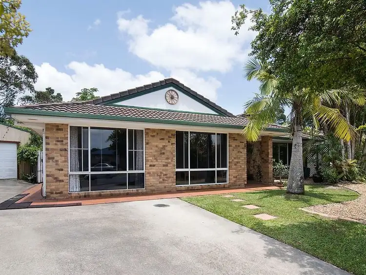 13 Eloura Court, Ocean Shores NSW 2483