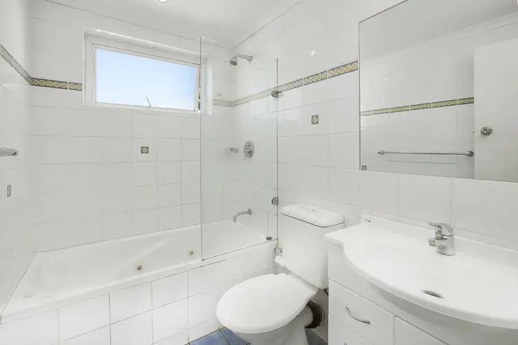 Fourth view of Homely flat listing, 17/15 Kooloora Avenue, Freshwater NSW 2096