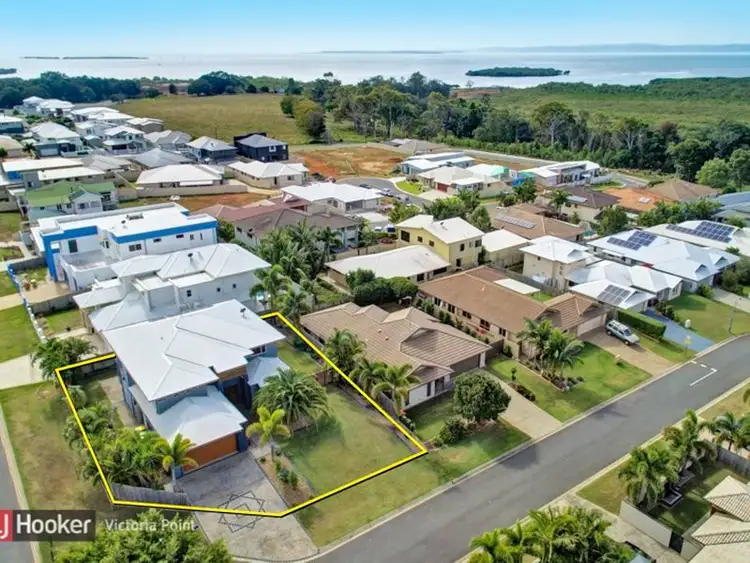 Second view of Homely house listing, 2 Karragarra Place, Thornlands QLD 4164