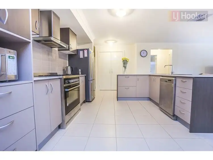 Sixth view of Homely house listing, 20 Biltmore Crescent, Roxburgh Park VIC 3064