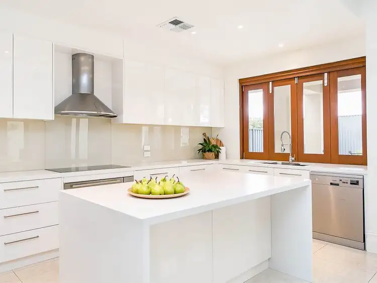 23 Bimini Crescent, Mawson Lakes SA 5095