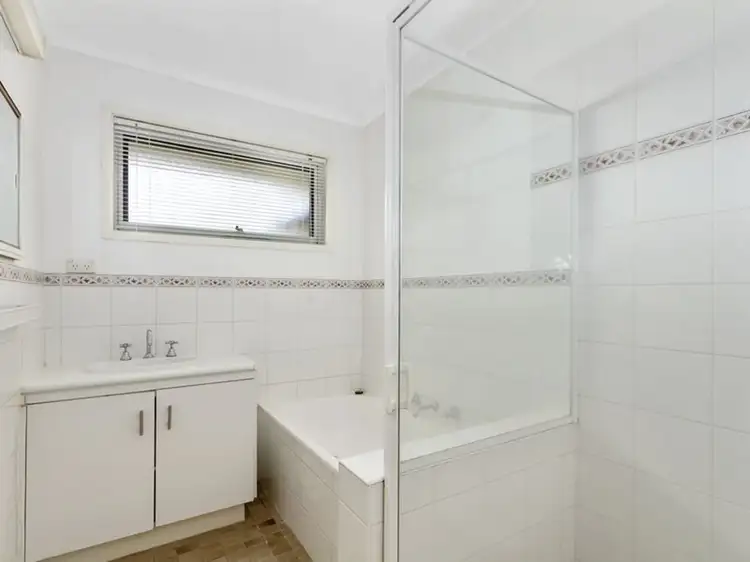 Fourth view of Homely house listing, 4 Lynette Court, Sale VIC 3850