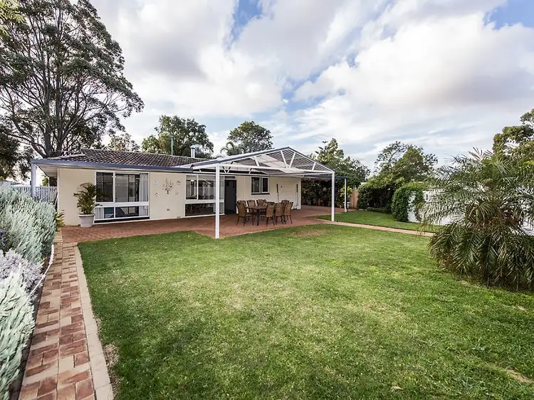 15 Bolt Court, Lesmurdie WA 6076