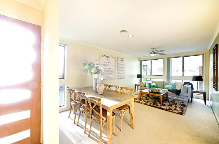 2 Dean Place, Charnwood ACT 2615