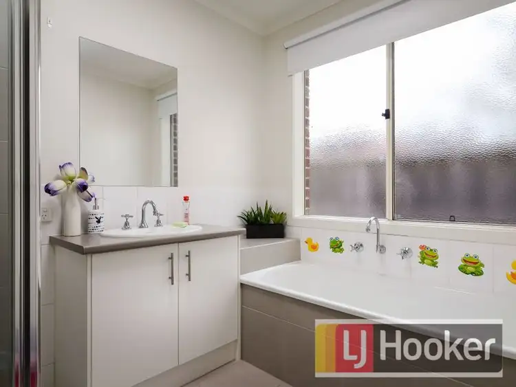 Sixth view of Homely house listing, 8 Ernest Crescent, Narre Warren South VIC 3805