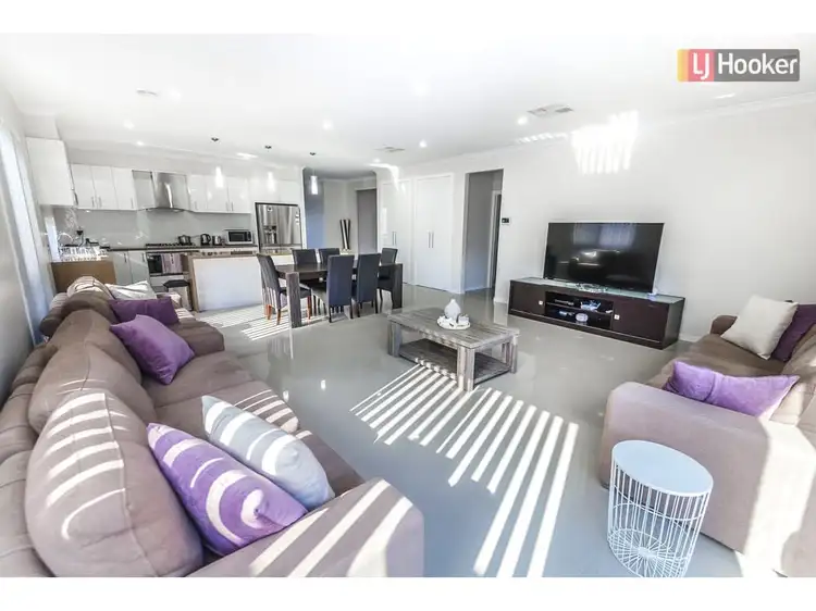 Fourth view of Homely house listing, 9 Mountleigh Circuit, Craigieburn VIC 3064