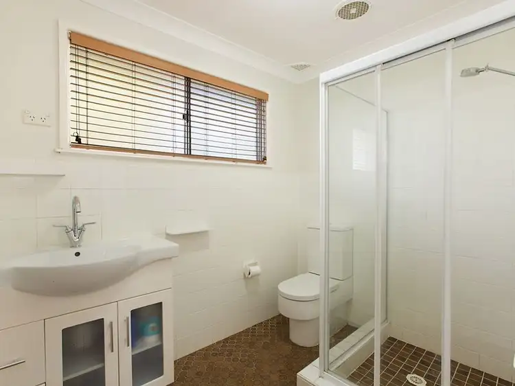 Fourth view of Homely house listing, 2 Laelana Avenue, Budgewoi NSW 2262