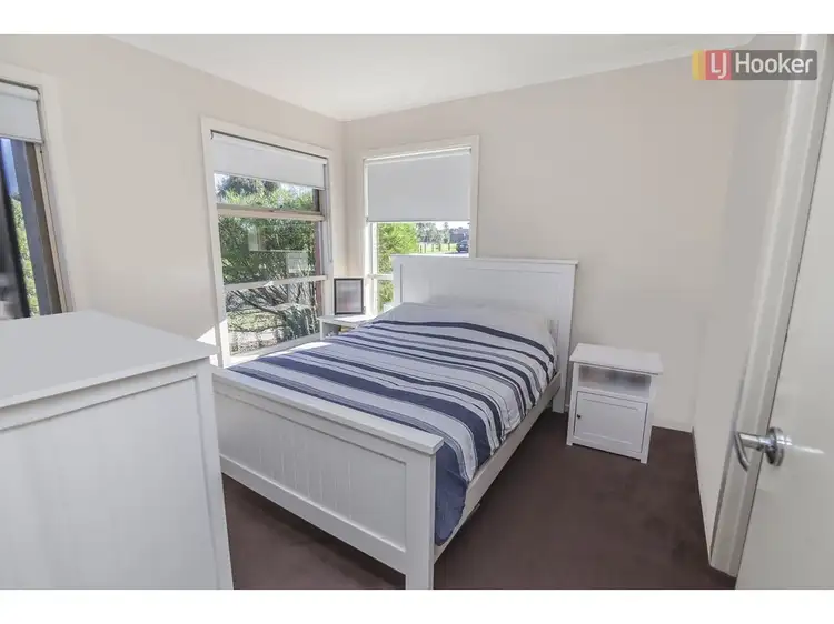 Sixth view of Homely house listing, 17 Crosskeys Road, Craigieburn VIC 3064