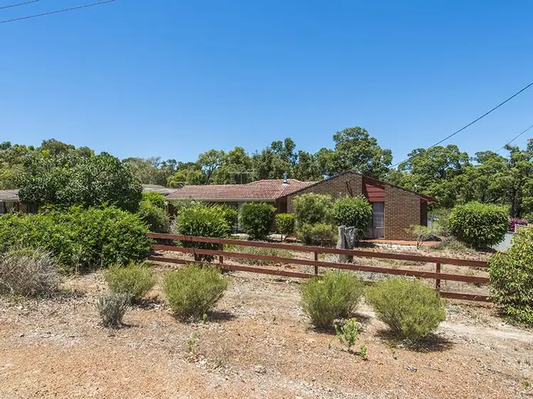 7 Urch Road, Kalamunda WA 6076