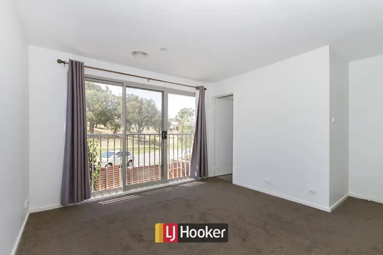 Sixth view of Homely townhouse listing, 5 Pickup Close, Casey ACT 2913
