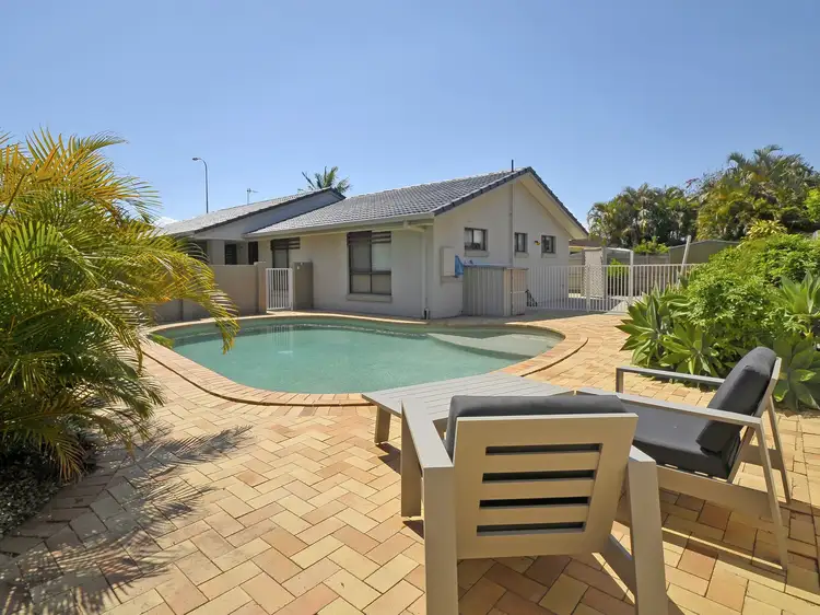 2 Carolina Close, Elanora QLD 4221