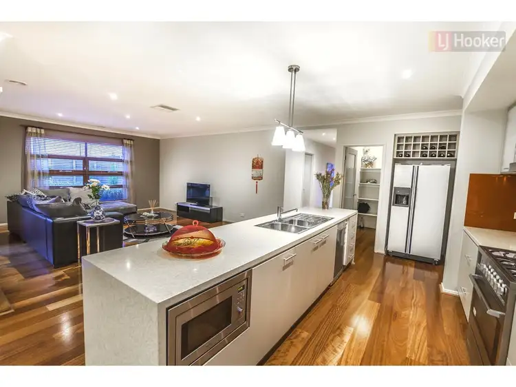 Fifth view of Homely house listing, 2 Warrawong Court, Craigieburn VIC 3064