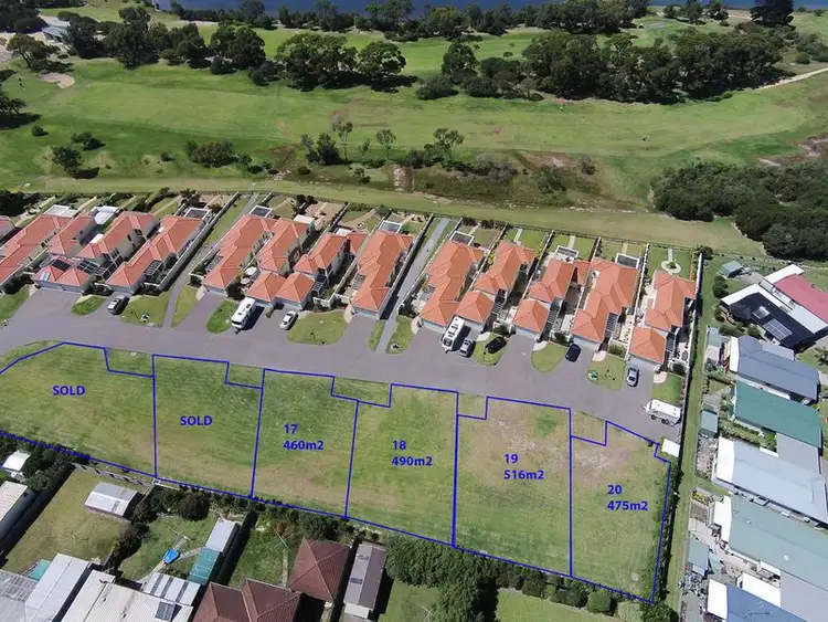 19/122 Golf Links Road, Lakes Entrance VIC 3909