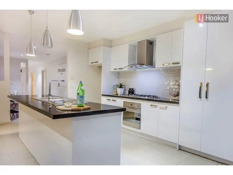 Third view of Homely house listing, 5 Pinelea Court, Roxburgh Park VIC 3064