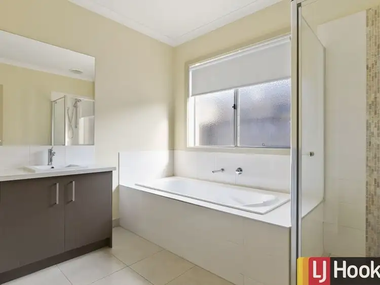 Fifth view of Homely house listing, 17 Glenfern Circuit, Truganina VIC 3029