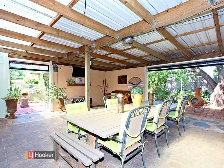 9 Curbur Ave, Pooraka SA 5095