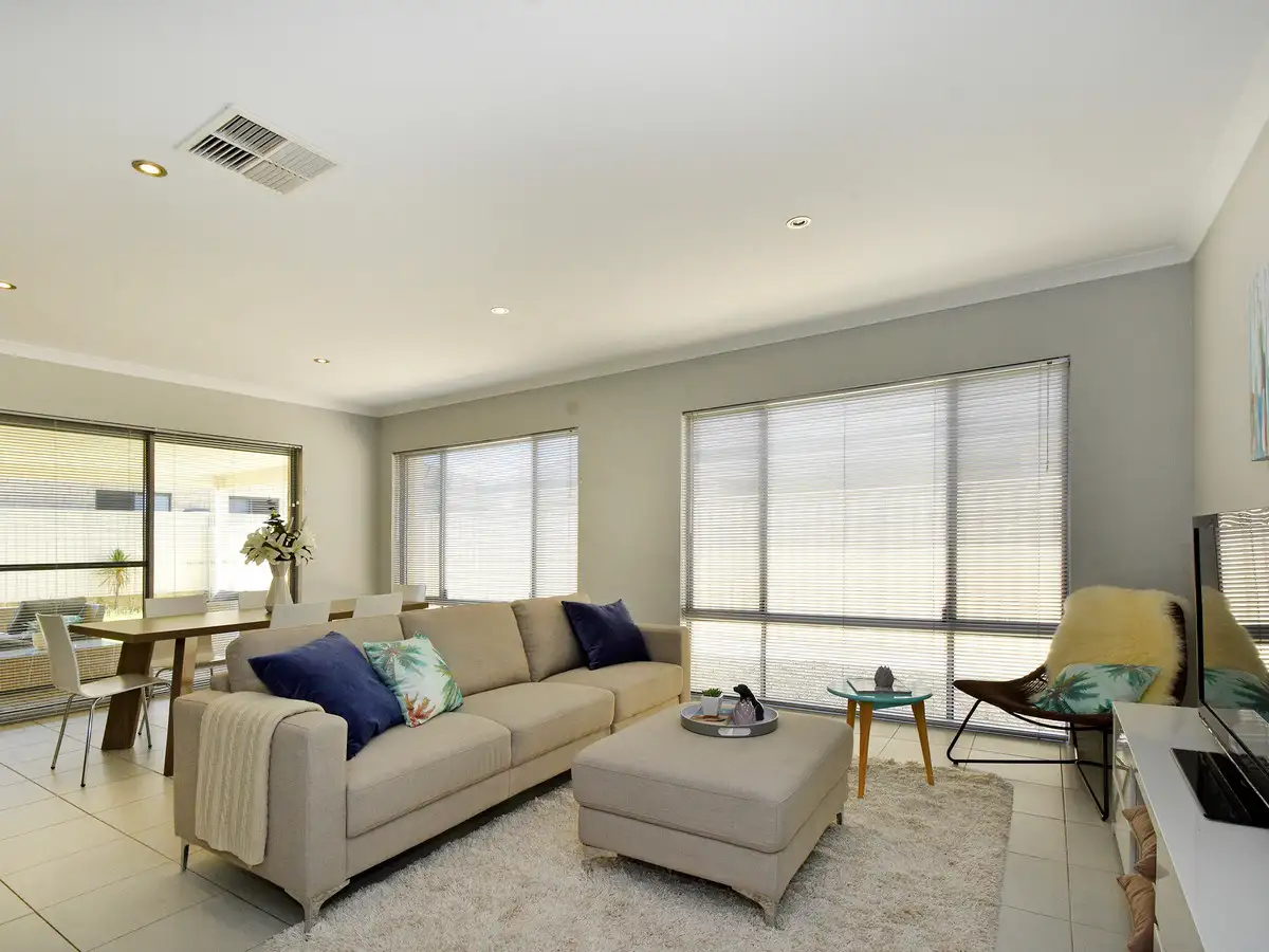 Main view of Homely house listing, 6 Frobisher Avenue, Munster WA 6166