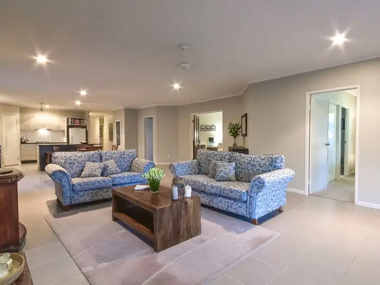 75 Abell Road, Cannonvale QLD 4802