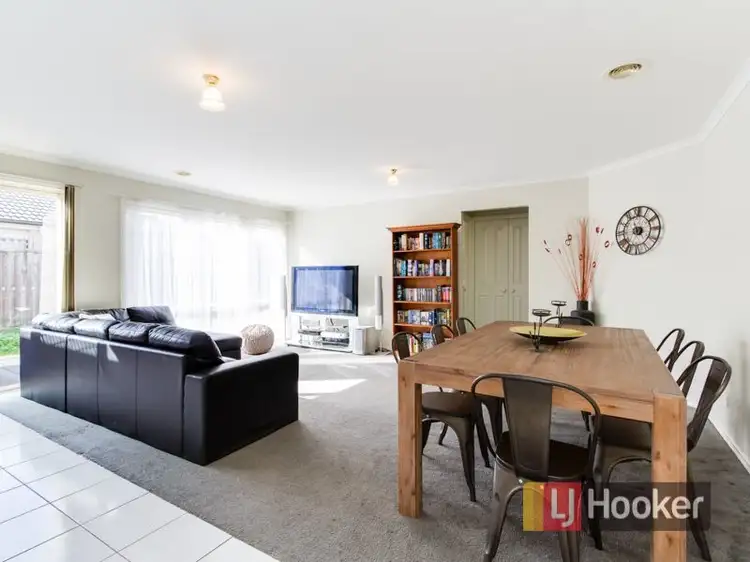 Fifth view of Homely house listing, 7 Robusta Avenue, Cranbourne VIC 3977