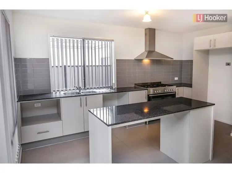 Fifth view of Homely house listing, 76 Thoresby Circuit, Craigieburn VIC 3064