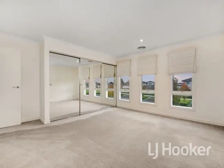 Seventh view of Homely house listing, 3 Signature Boulevard, Sanctuary Lakes VIC 3030