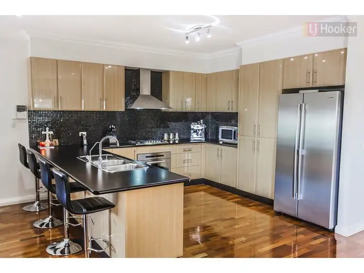 Third view of Homely house listing, 5 Hawthorn Lane, Craigieburn VIC 3064