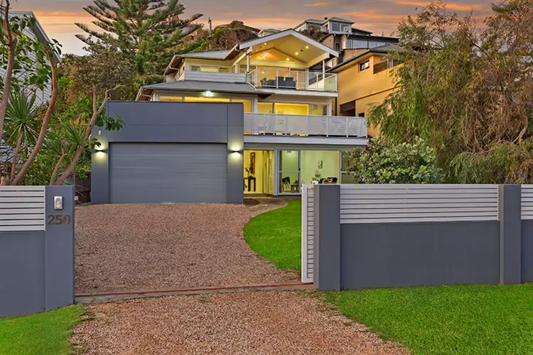 250 Del Monte Place, Copacabana NSW 2251
