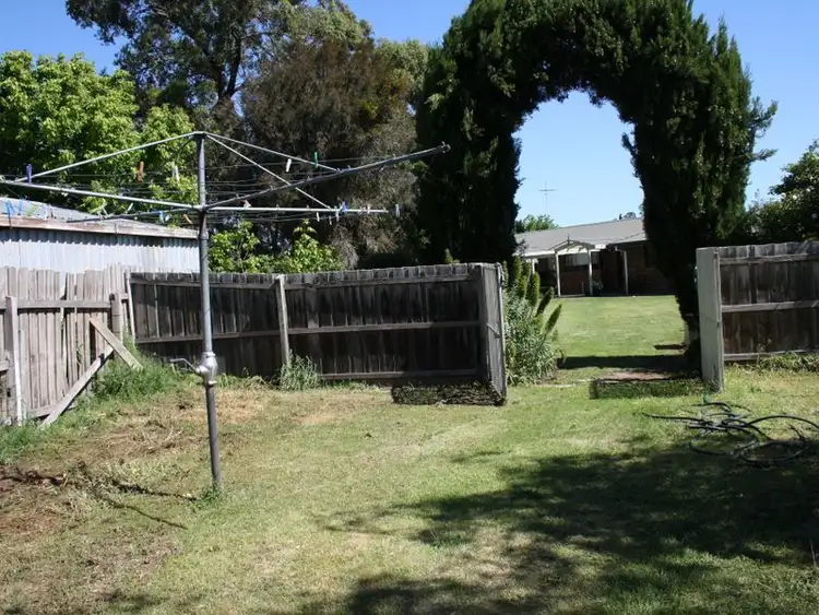 Sixth view of Homely house listing, 9 Finchley Court, Bairnsdale VIC 3875