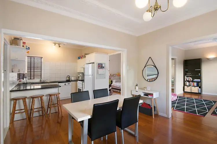 28 Lewis Street, Camp Hill QLD 4152