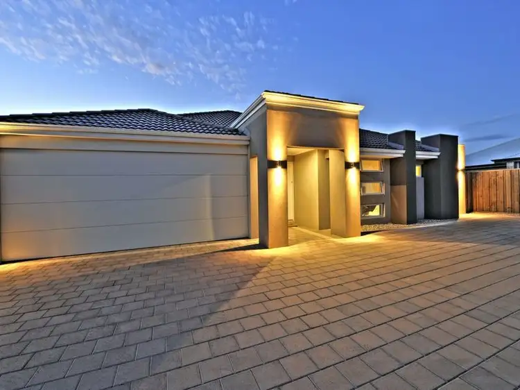 Second view of Homely house listing, 6 Splendens Turn, Halls Head WA 6210
