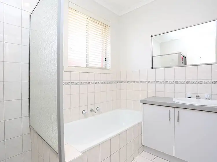 Fifth view of Homely unit listing, 2/47 Saratoga Crescent, Keilor Downs VIC 3038