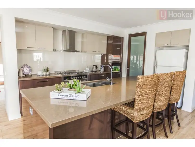 Second view of Homely house listing, 3 Hayfield Rd, Roxburgh Park VIC 3064