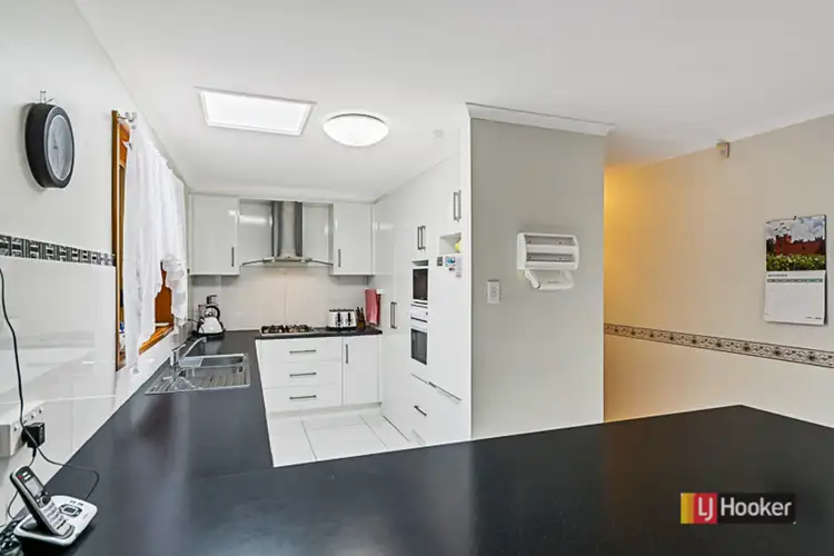 Fifth view of Homely house listing, 8 Cobblestone Close, Gulfview Heights SA 5096