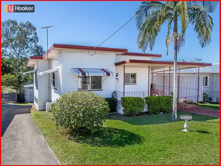 12 Yanderra Avenue, Arana Hills QLD 4054