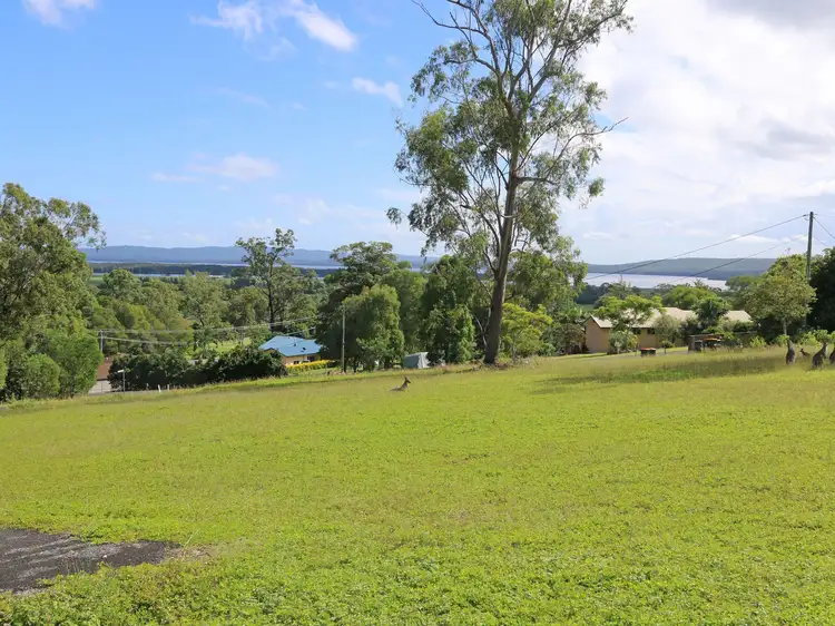 2 St Andrews Close, Woodford Island NSW 2463