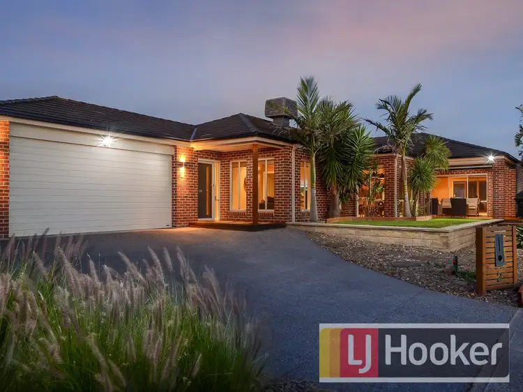 2 Faldo Place, Cranbourne North VIC 3977