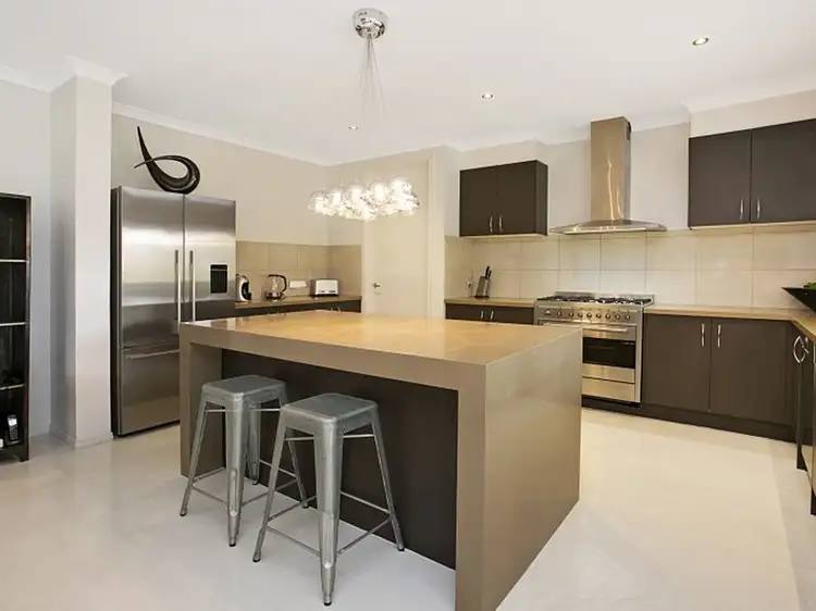 Fourth view of Homely house listing, 2 Carmelo Court, Hidden Valley VIC 3756