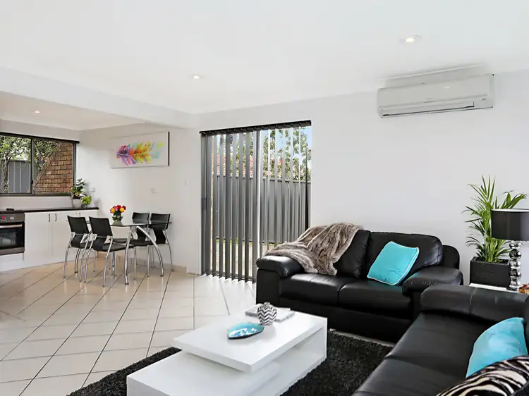 Fifth view of Homely house listing, 2/4 Curtin Close, Raymond Terrace NSW 2324