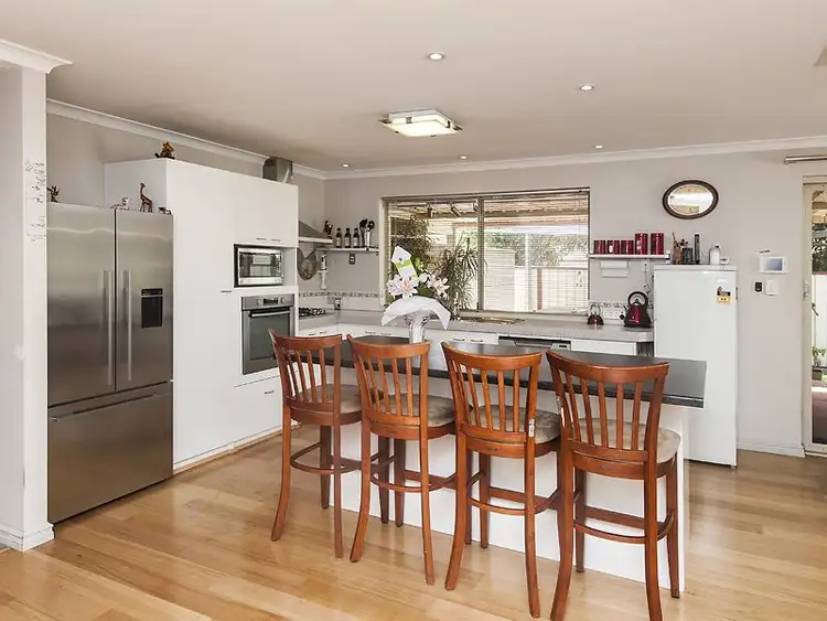 27 Russell Road, Maida Vale WA 6057