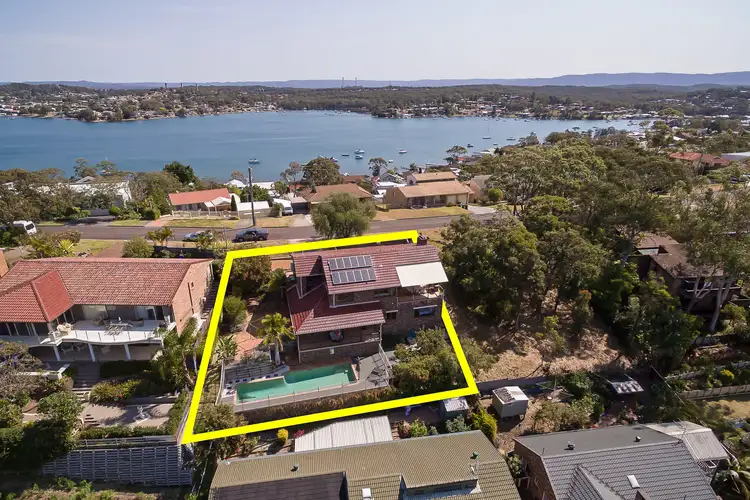 71 Sunlight Parade, Fishing Point NSW 2283
