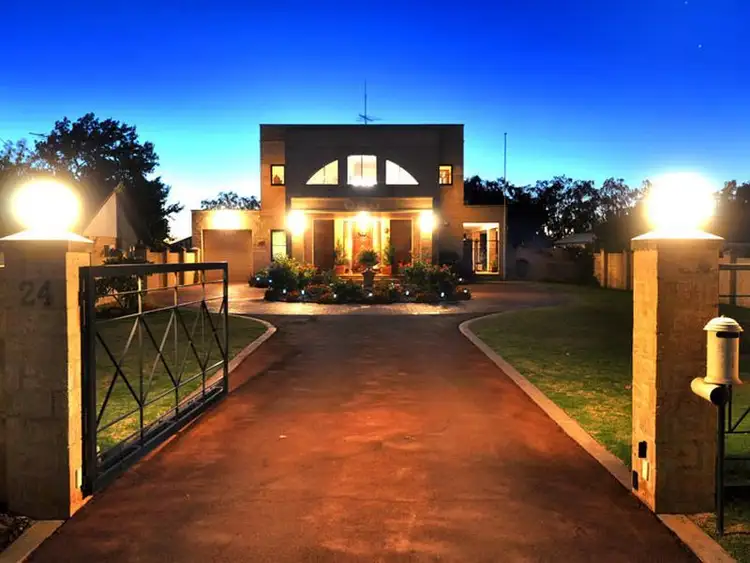 24 Old Coast Road, Australind WA 6233