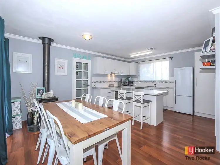 Second view of Homely house listing, 6 Dale Court, Two Rocks WA 6037