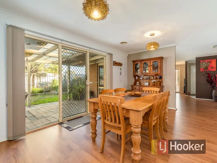 Sixth view of Homely house listing, 2 Stephellen Way, Cranbourne West VIC 3977