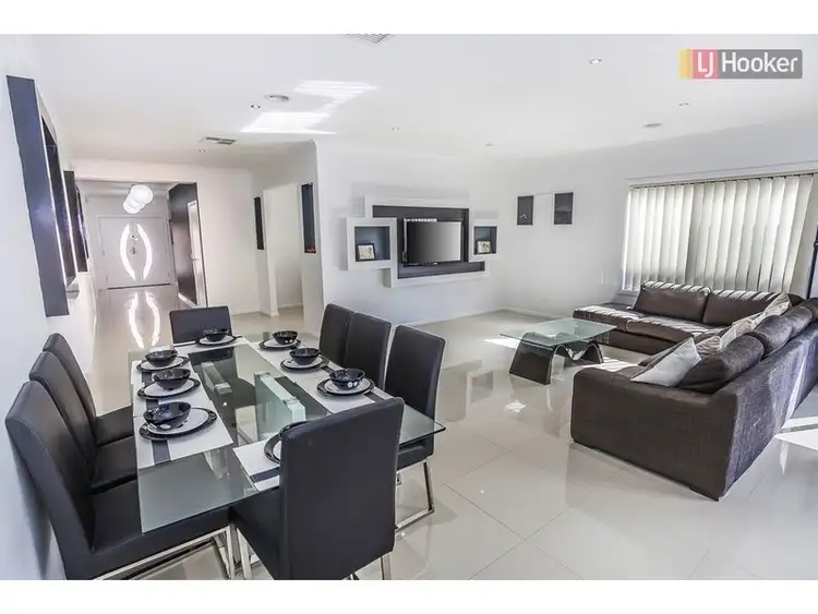 Sixth view of Homely house listing, 4 Silvergum Way, Craigieburn VIC 3064