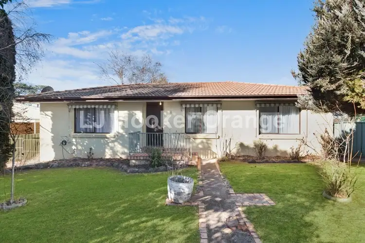 8 Worboys Street, Spring Hill NSW 2800