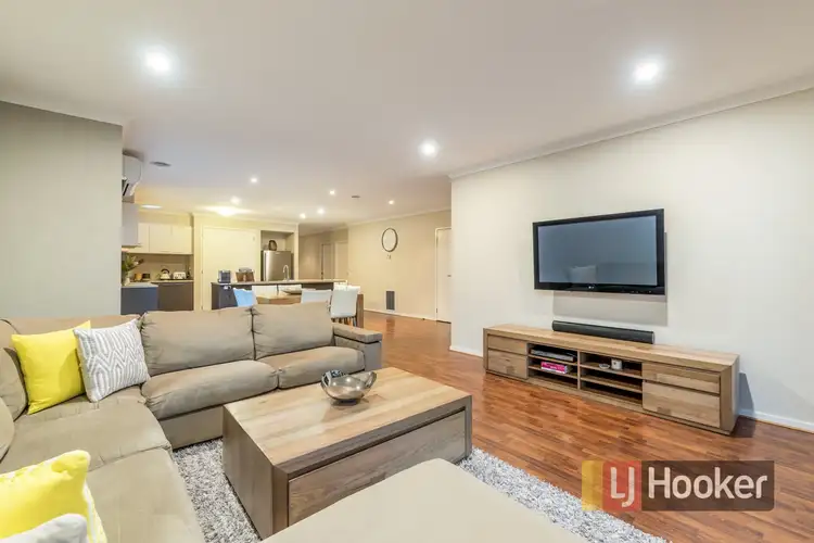 Third view of Homely house listing, 8 Perry Court, Pakenham VIC 3810